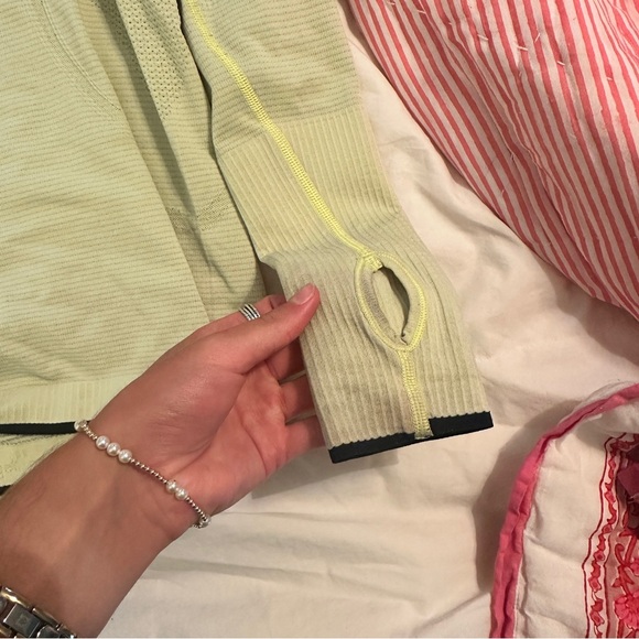 Lululemon Long sleeve swiftly tech - Picture 6 of 6